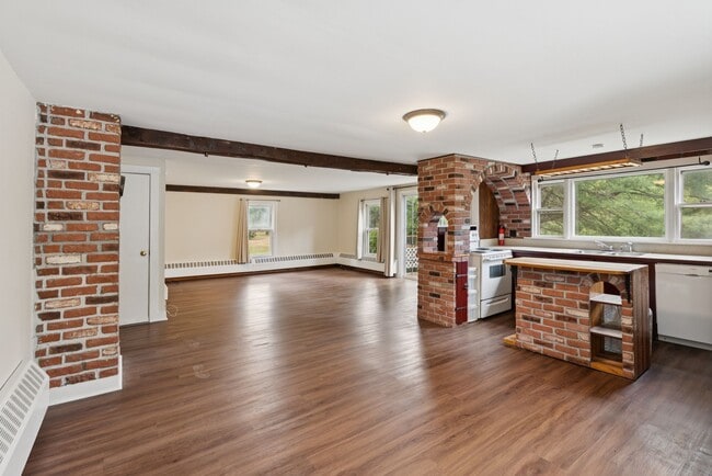 Building Photo - 84 Pine Hill Rd N Rental
