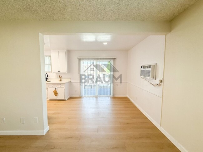 Photo - 19405 Haynes St Unidad 8