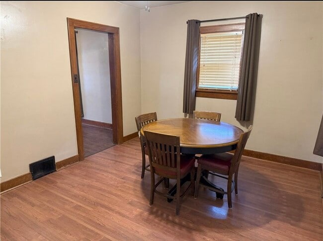 Photo - 607 W Saint Anthony Ave