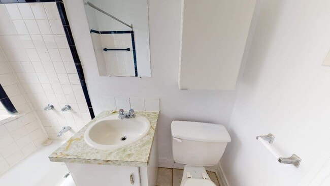 Photo - 290-296 Mona & 320 Montreal