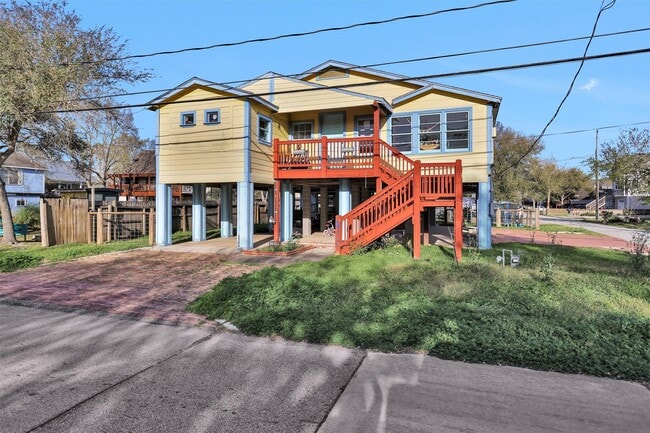 Photo - 631 Clear Lake Rd