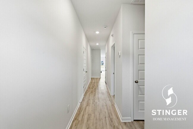 Photo - 548 Hideaway St