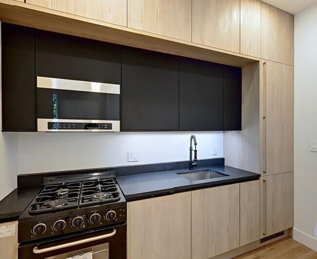 Photo - 64 Macon St Unit 1