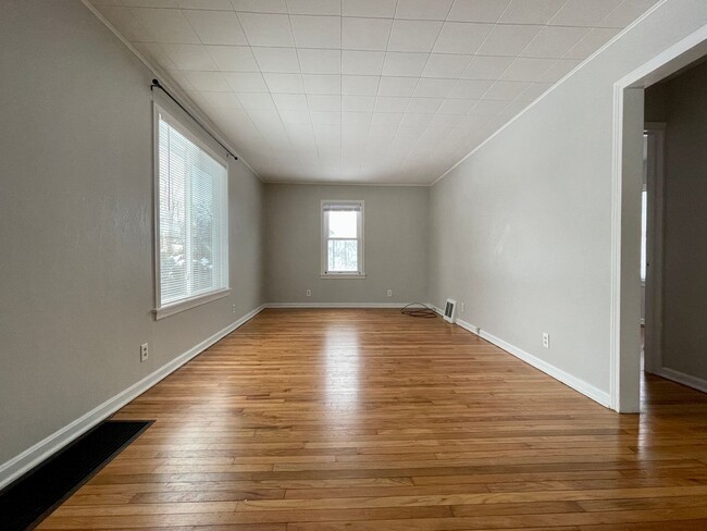 Photo - Cute 2 Bedroom Bungalow