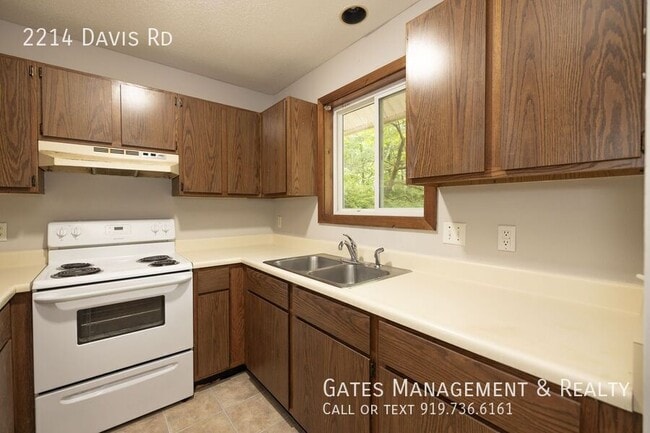 Photo - 2214 Davis Rd