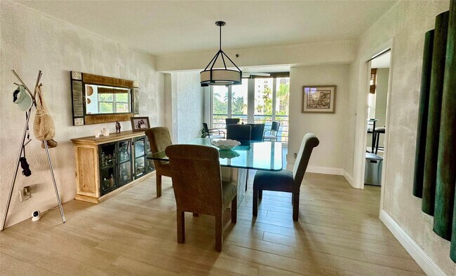 Photo - 7582 Regency Lake Dr Unit 301