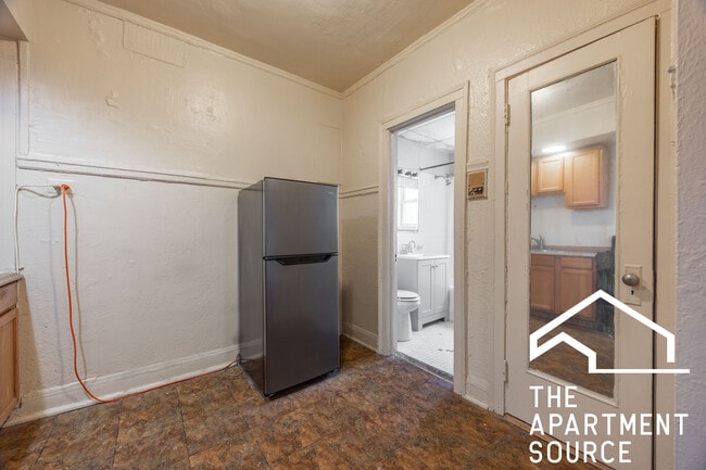 Photo - 6930 N Greenview Ave Unidad 608