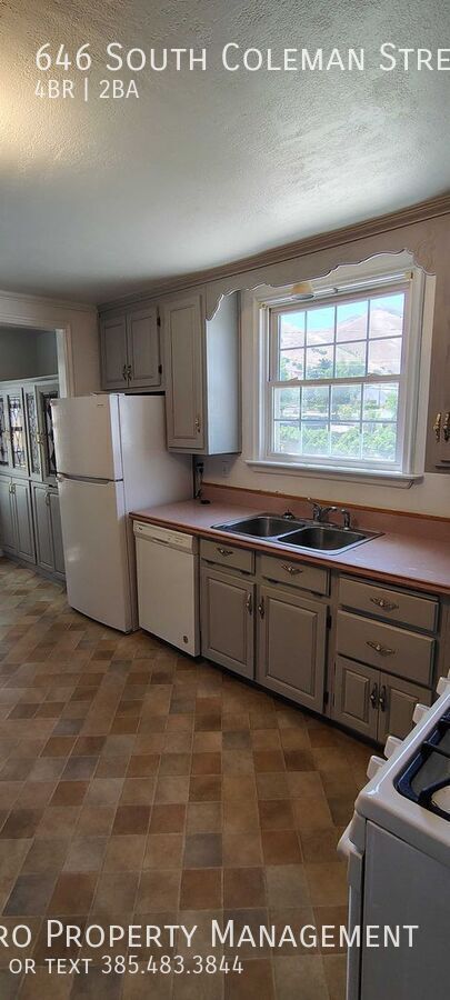 Photo - 646 S Coleman St Unit A