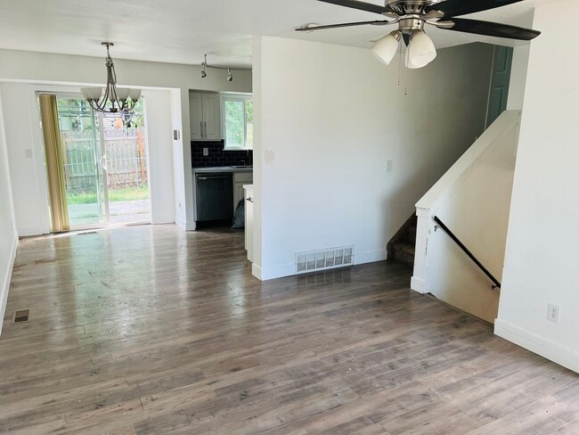 Photo - 2025 Broman Ct