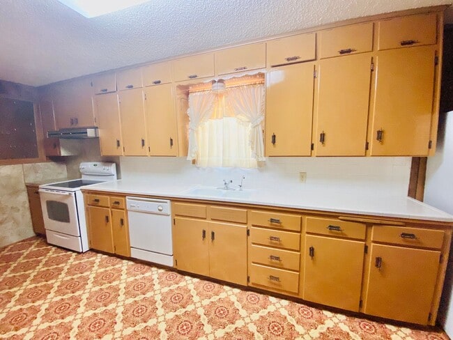 Photo - HUGE, Adorable 4 bedroom 3 bath home plus bonus room! MUST SEE to appreciate!
