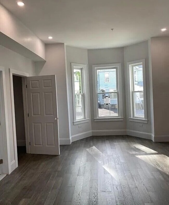 88 Howard Ave Unit 1