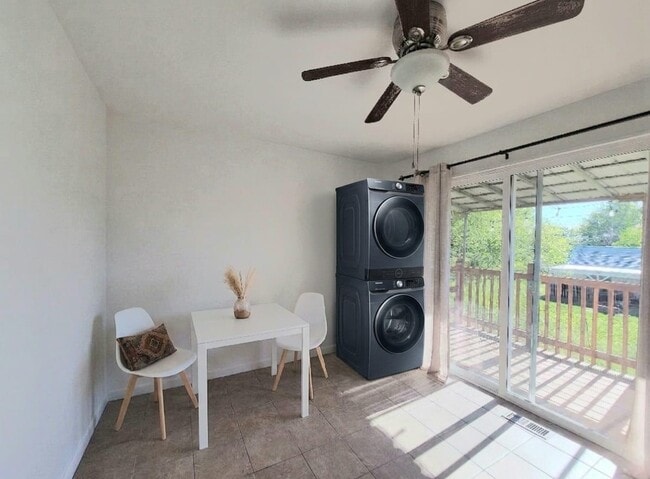 Laundry and Dining - 1779 N 550 W Unit 1779 N 550 W A