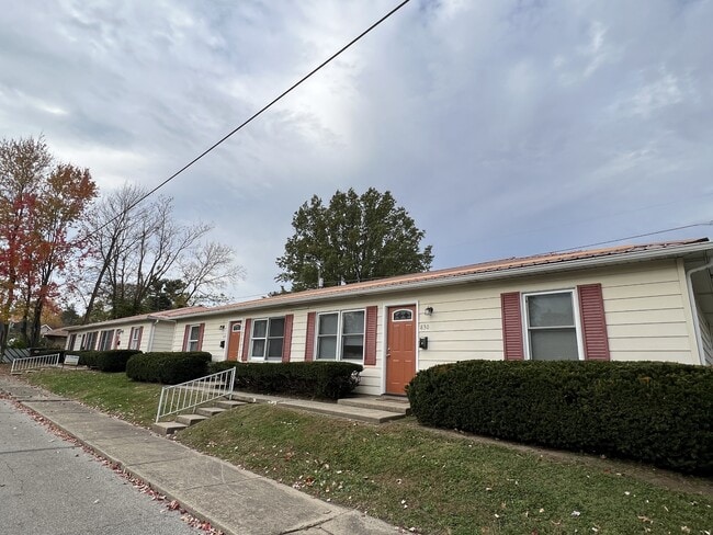 Building Photo - 830 N Washington St Rental