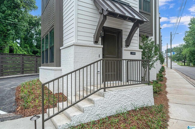 Photo - 2468 18th St S