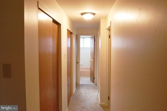 Photo - 979 Glasgow St