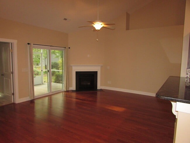 Photo - 1519 Round Ridge Rd SE