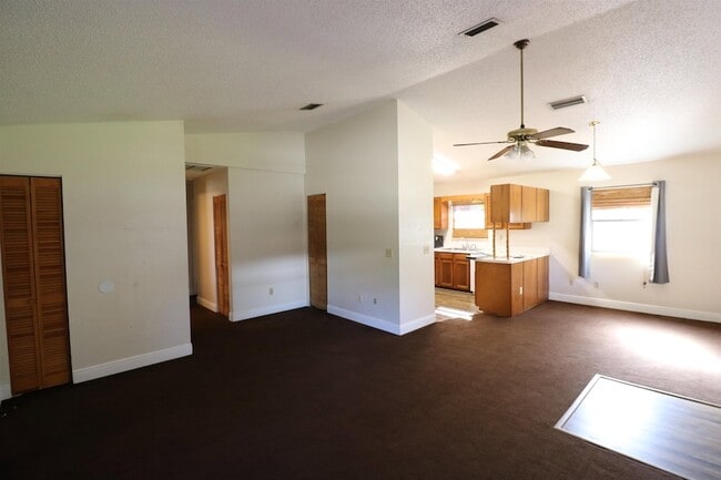 Photo - 1680 Asturias St