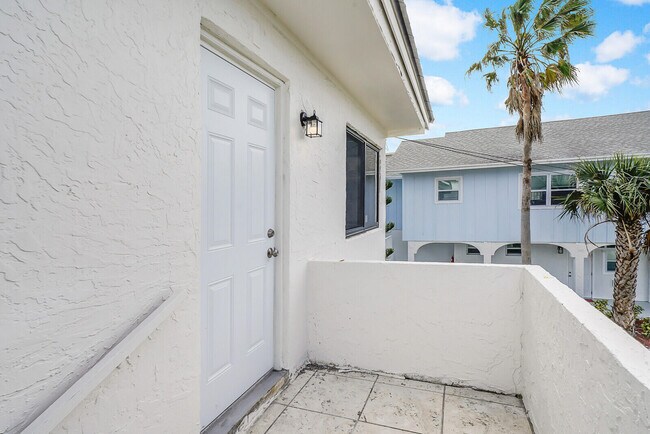 Building Photo - 652 Hernando St Unit E Rental