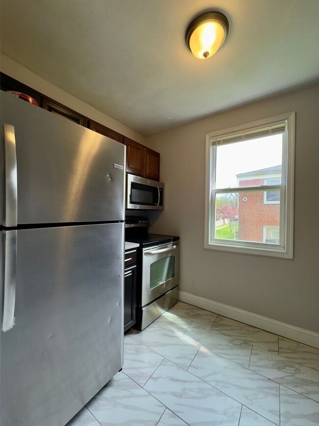 Photo - 1111 Gleneagle Rd Unit 2