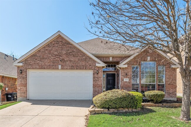 Building Photo - 2600 Spring Dr