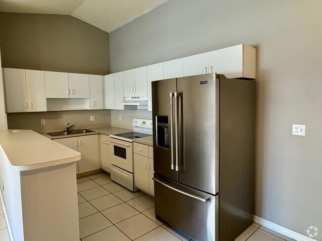 Building Photo - 500 NE 3rd St Unit 112 Rental