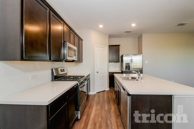 Photo - 780 Evergreen St