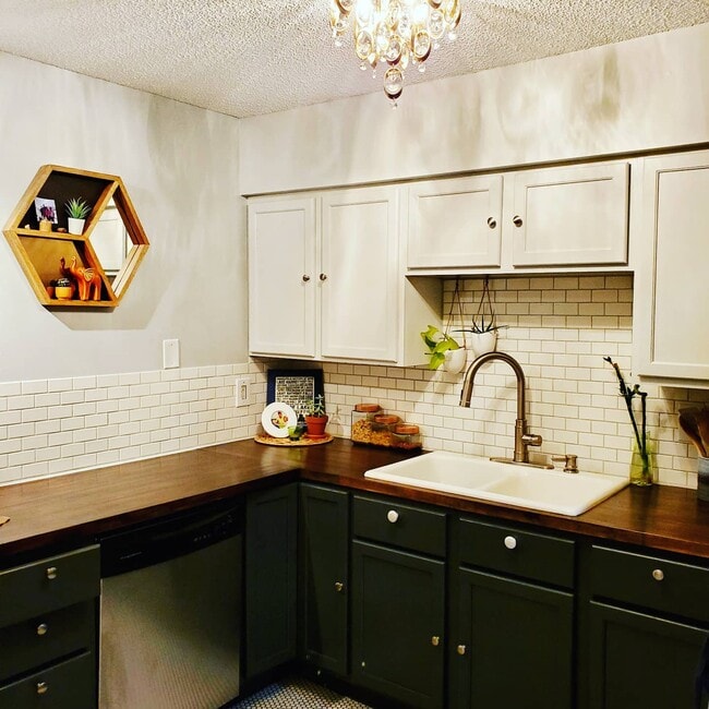 Building Photo - 2639 Colfax Ave S Unit 103