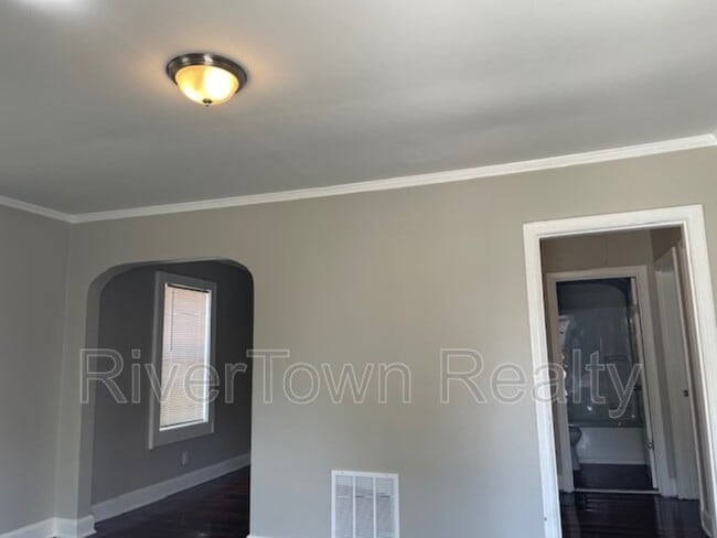 Photo - 822 Kippley St
