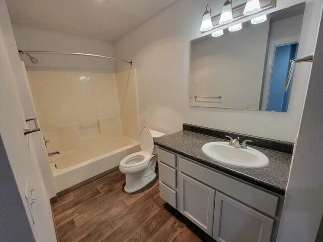Photo - Malaga Court Apartments