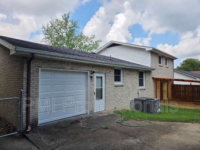 Photo - 422 Cedarcliff Rd