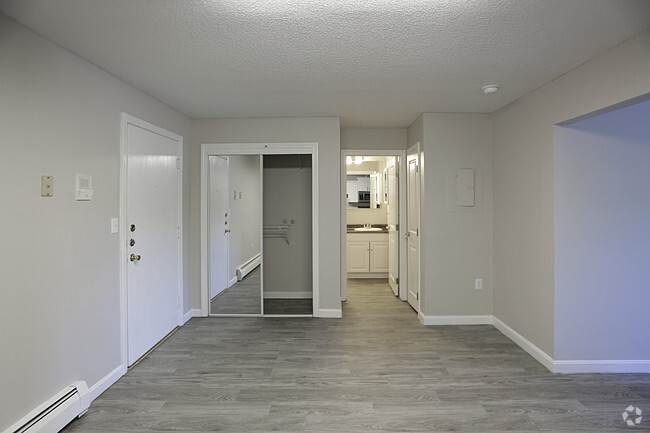 Interior Photo - Wood Edge Rental