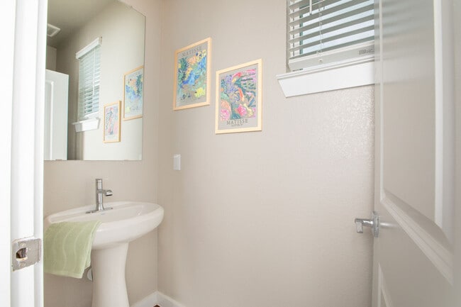 Sycamore Heights apartments — community photo