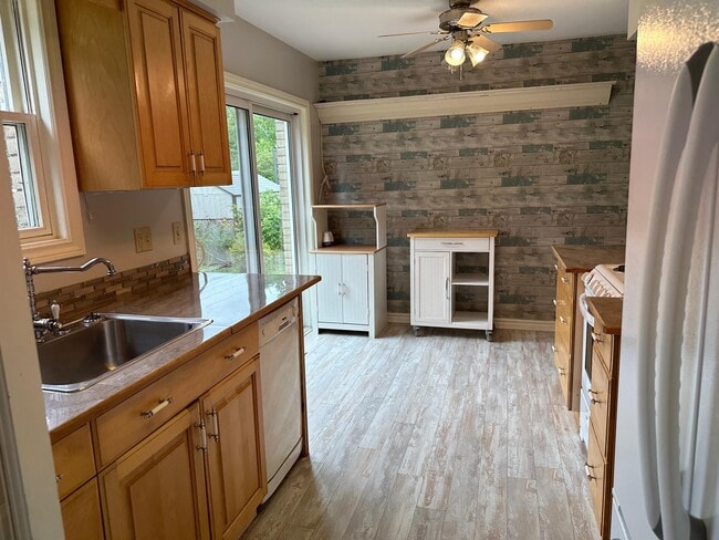 Photo - 244 Ridgewood Rd