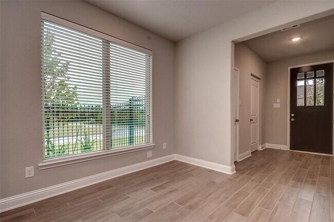 Photo - 4 Centennial Ridge Pl