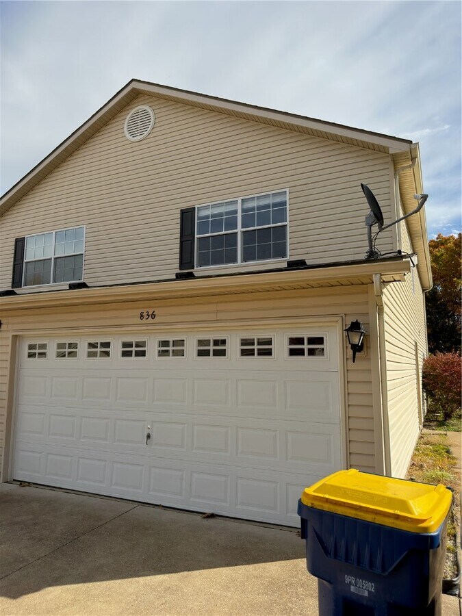 Photo - 836 Woodside Creek Dr