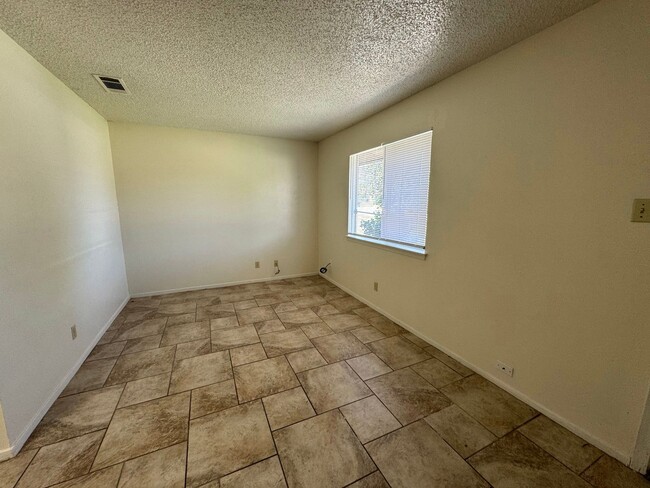Photo - 2211 Cascade Dr Unit C