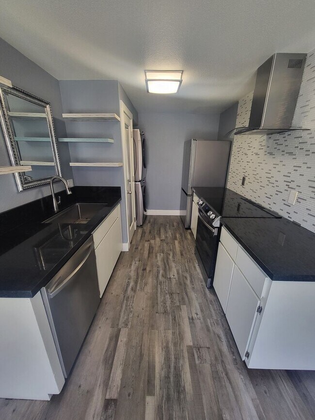 & Modern 3410 Woodside Dr. Cars... House House Rental in