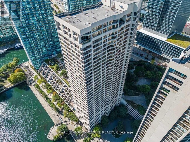 Photo - 65 Harbour Square Unit 1409