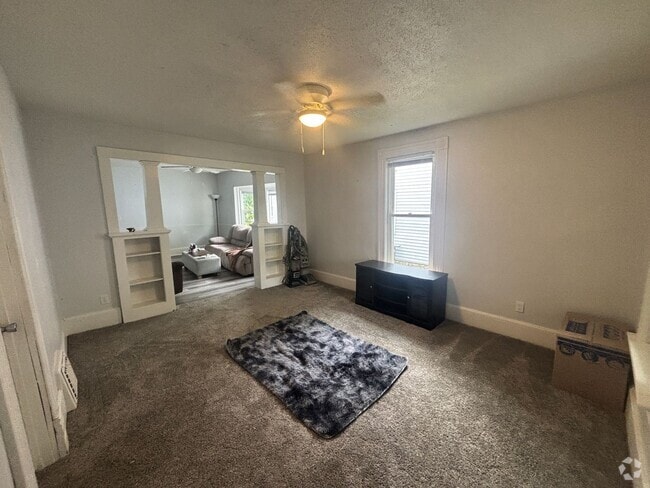 Building Photo - 3 Bedroom Lower Unit Duplex Rental