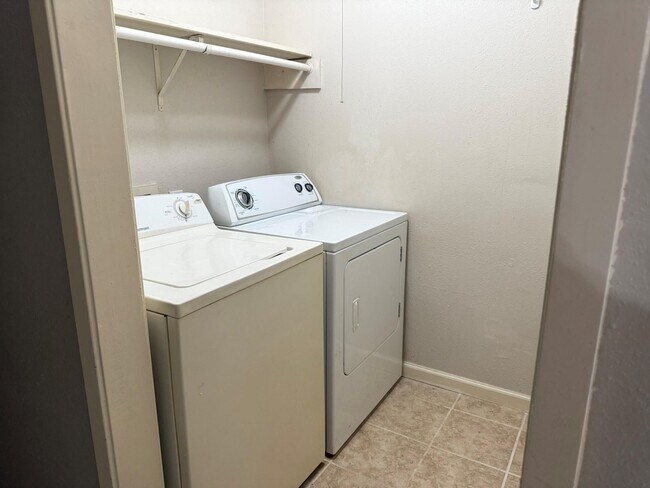 Building Photo - 16303 Lyons School Rd Unit 315