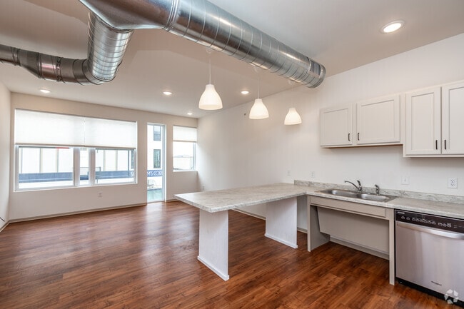 1BR, 1BA - 900SF - Kitchen