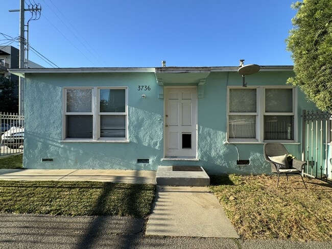 Building Photo - 3736 S Bentley Ave Unit 3736