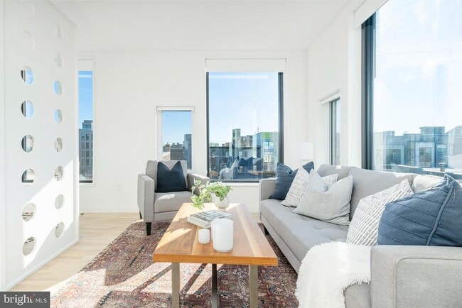 Photo - 1131-39 N Front St Unit 406