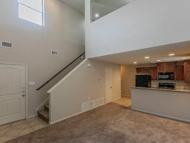 Building Photo - Spacious 1 Bedroom 1 Bath Available NOW