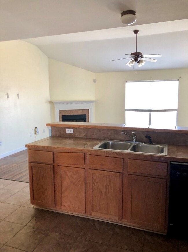 Photo - 5239 Hemingway Dr