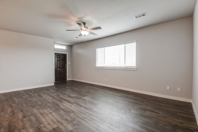 Photo - GORGEOUS 3 BEDROOM DUPLEX LOCATED IN MIDLOTHIAN ISD!