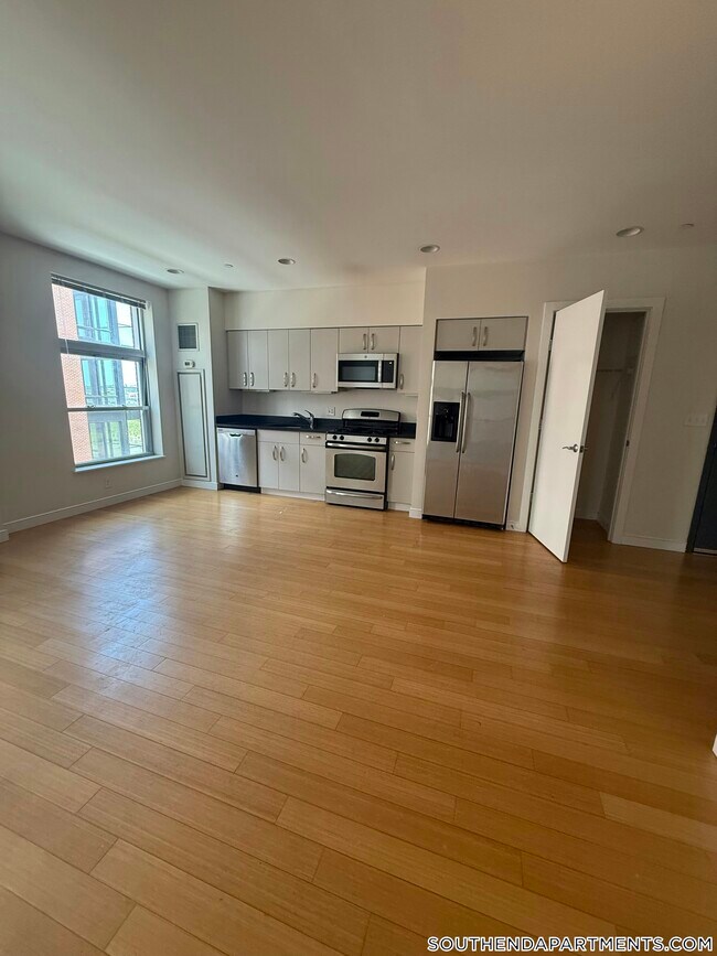 Photo - 601 Albany St Unit 407