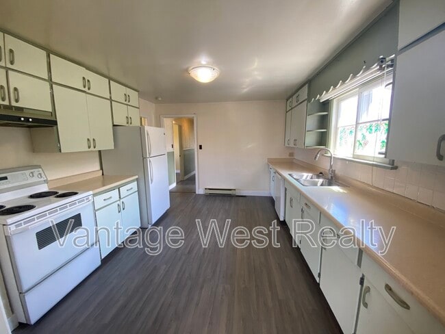 Building Photo - 4221 Spiers Rd