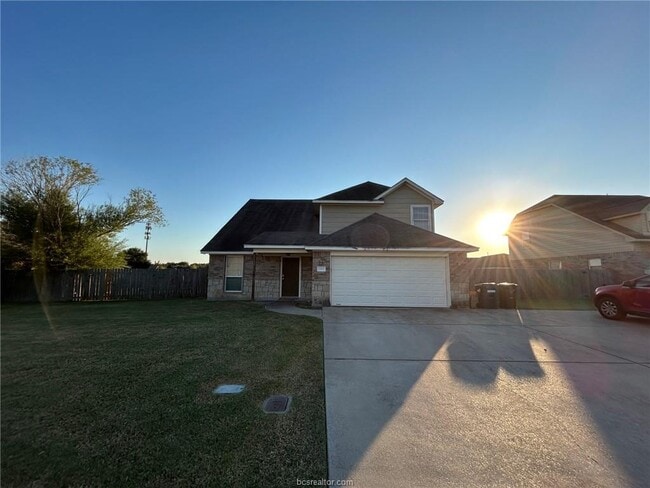 Building Photo - 2502 Horse Shoe Dr