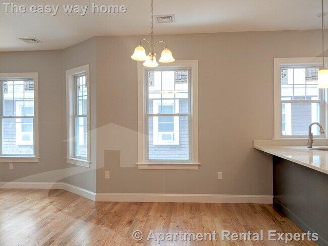 Photo - Medford/Tufts 3 Bedrooms, 2 baths - Parkin...